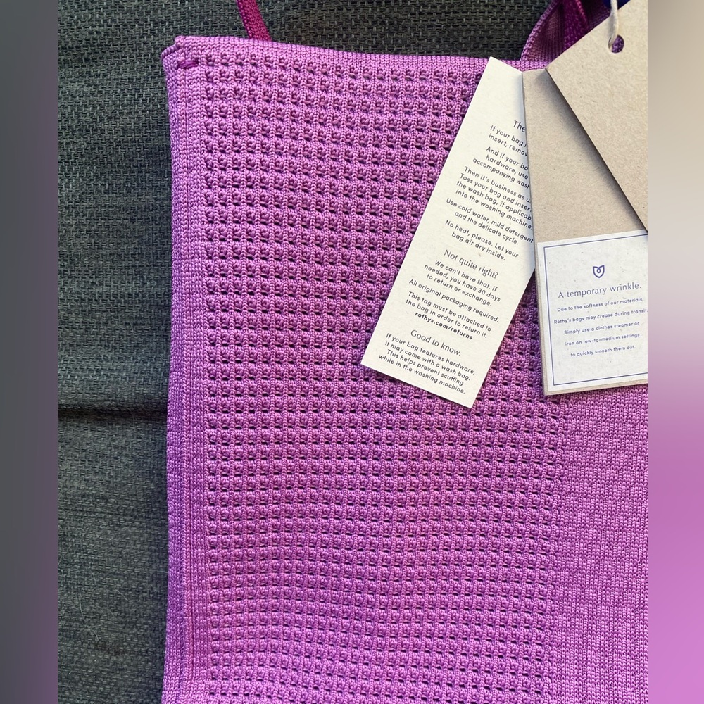 NEW Rothy's The Lightweight Tote in the Summer Berry - Picture 5 of 7